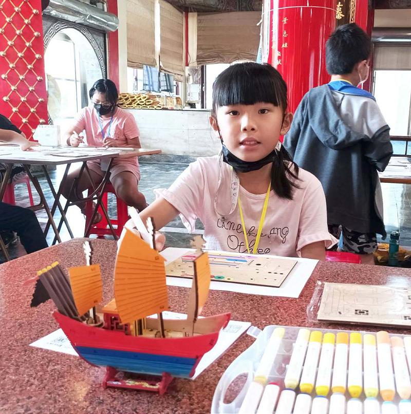 高市圖永安分館邀永安國小師生前進永安天文宮 走讀蒐集王船文化創作繪本動畫