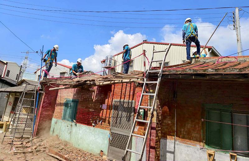 颱風豪雨毀台南市官田區身障獨居男祖厝 衡山基金會攜手營造商助修繕重建