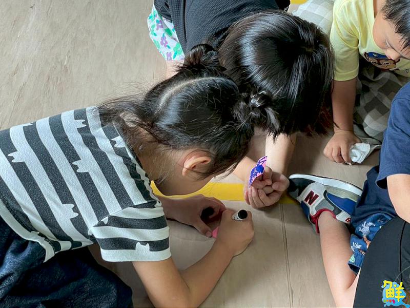 歡慶母親節 鼓山圖書館雙語共讀 書車傳馨香 閱讀愛滿園