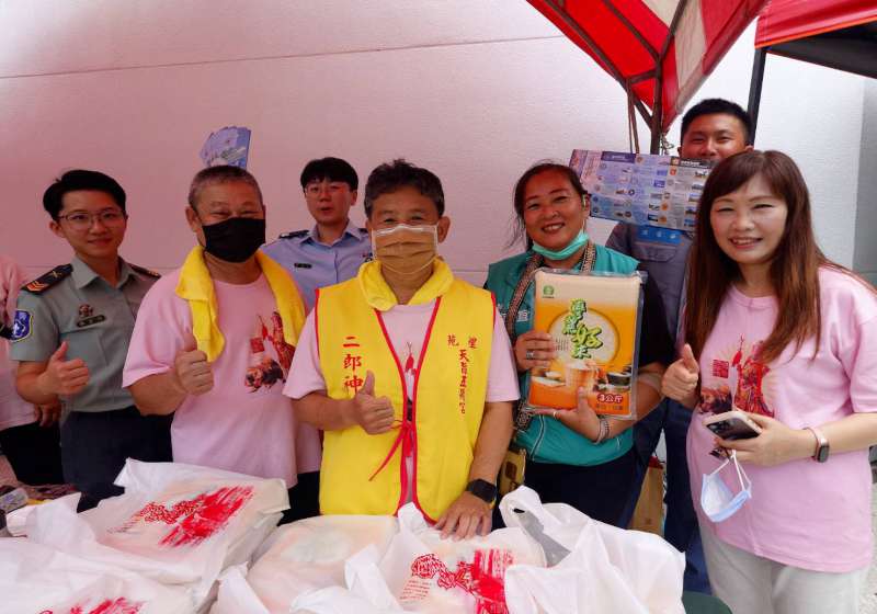 苗栗縣苑裡天旨五顯宮等2單位邀挽袖獻愛 7小時募得230袋熱血