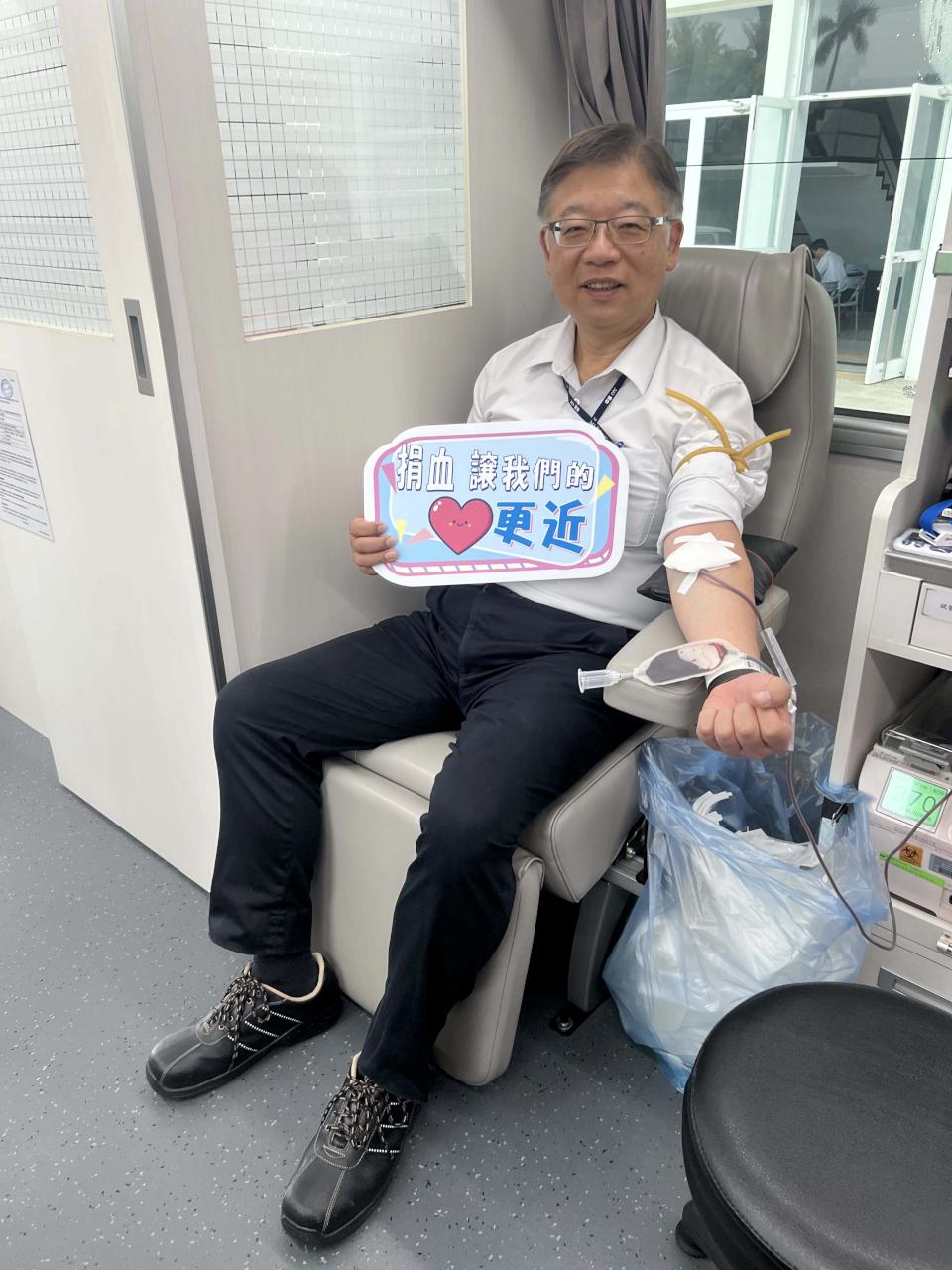 台灣中油煉製事業部邀同仁眷屬洽公民挽袖獻愛 7.5小時募得38750cc 熱血