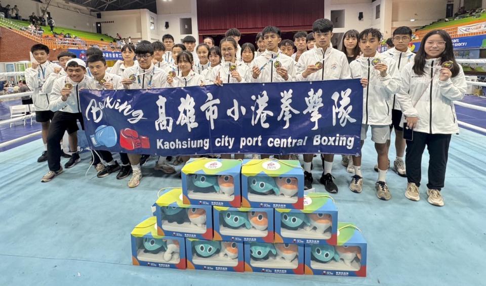 小港國中拳擊隊114年全中運3金2 銀3銅孫閩訓、楊皓鈞、翁語瞳包辦3金