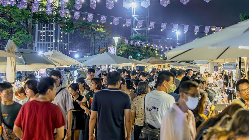 2025年高雄端午嘉年華暨龍舟錦標賽愛河水域登場 三天預估26萬人造訪