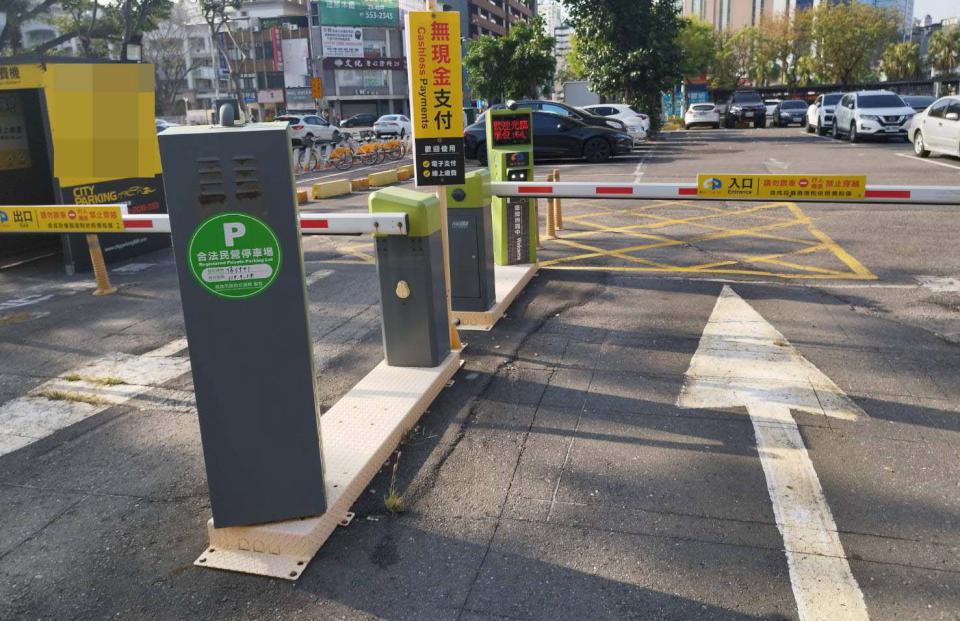 交通局力推民營停車場業者合法標章 張貼顯眼處便利民眾辨識