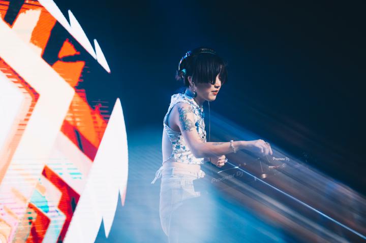 第四屆高流金趴K歌大包廂駁二LIVE WAREHOUSE周邊登場 歌手DJ獻藝戶外市集