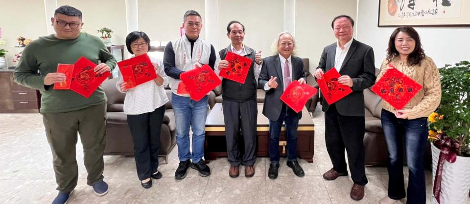 高師大高市校友會等4單位合辦新春揮毫 名家現場臨摹贈限量春聯