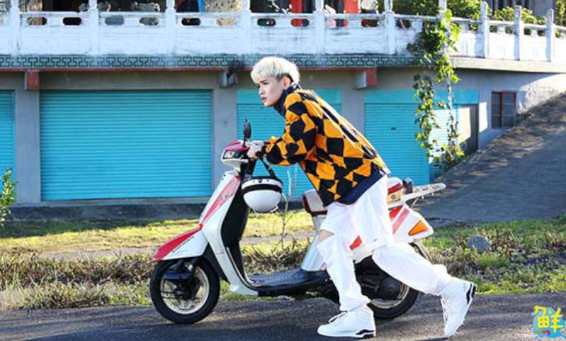 「國際美人」鍾明軒全新創作〈哎呀爛機車發不動〉 MV於官方頻道首播!