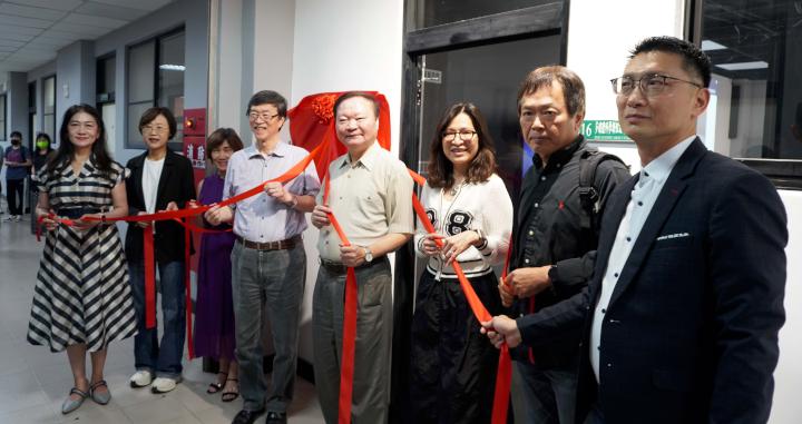 高師大AI思培智慧教室進駐燕巢校區掛牌 續優化兩校區空間設施