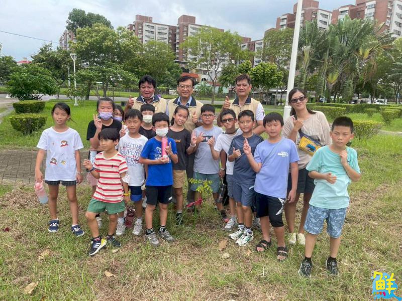 綠意盎然!高市榮服處舉辦綠美化活動 展現社區關懷