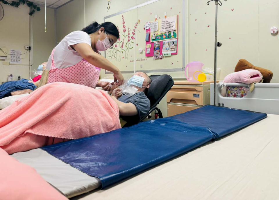 創世基金會鳳山分院職能復健輔助工具報修待新增 籲請各界行動支持植物人病友安養