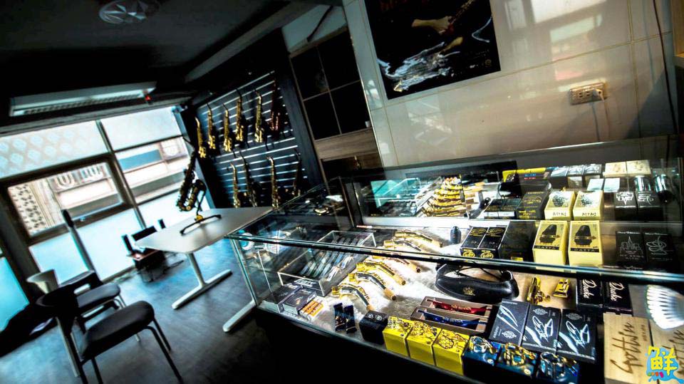 零基礎輕鬆入門 Jia薩克斯風展售‧教學中心 陪您領略薩克斯風的魅力樂音