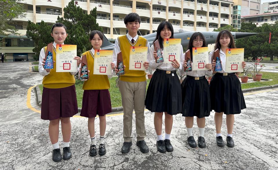 112學年度商業類學生技藝競賽成績 中山工商勇奪4項金手獎及2項優勝