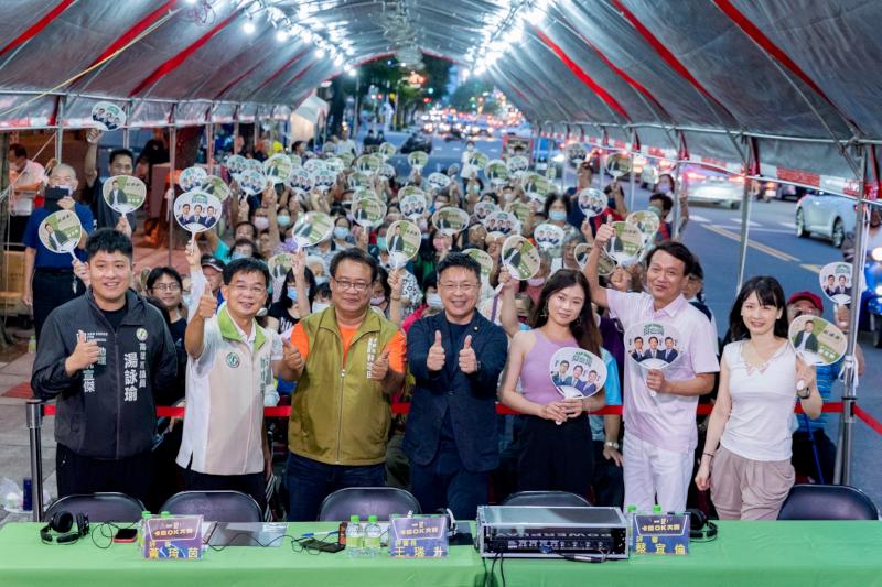 放假囉!仲夏週末飆歌水樂園 趙天麟與市民同樂