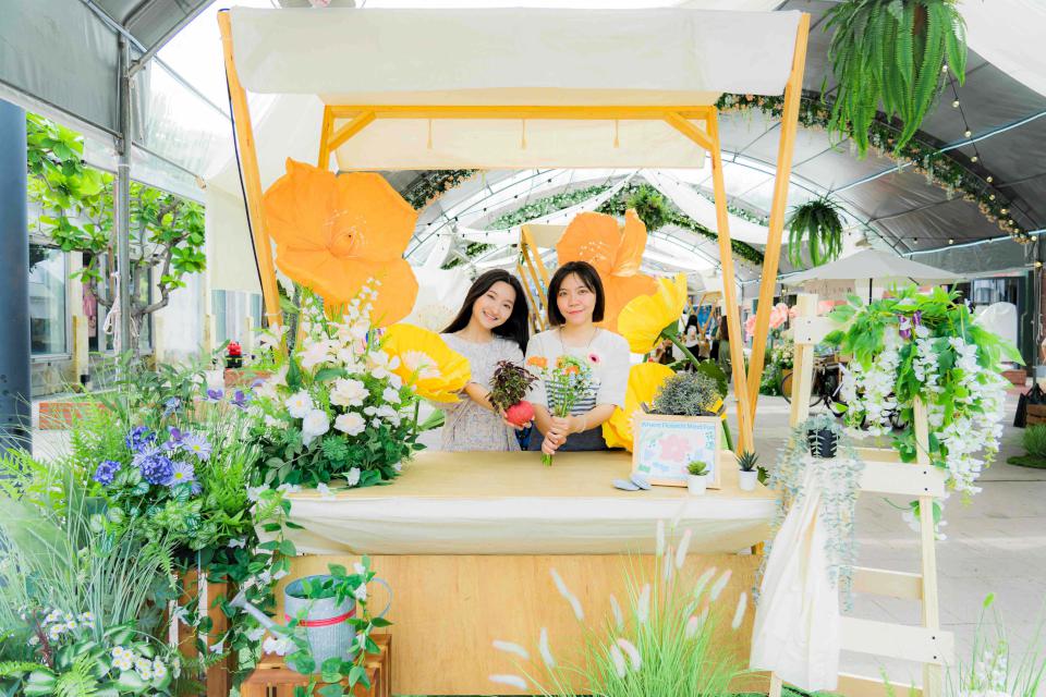 高市駁二藝術特區主題市集進駐大勇區藝術廣場 打造大型溫室推限定小卡花藝體驗課