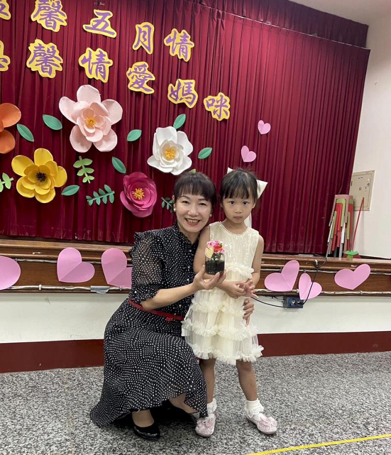 火焰蟲非營利幼兒園 慶祝母親節奉茶感恩父母