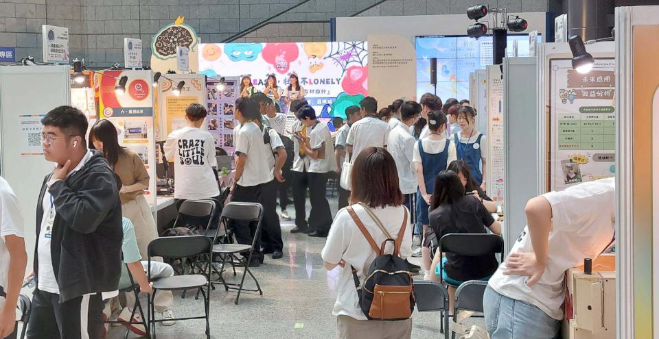 國教署全國高中專題實作創意賽優良作品展 高雄科工館北館一樓大廳邀賞