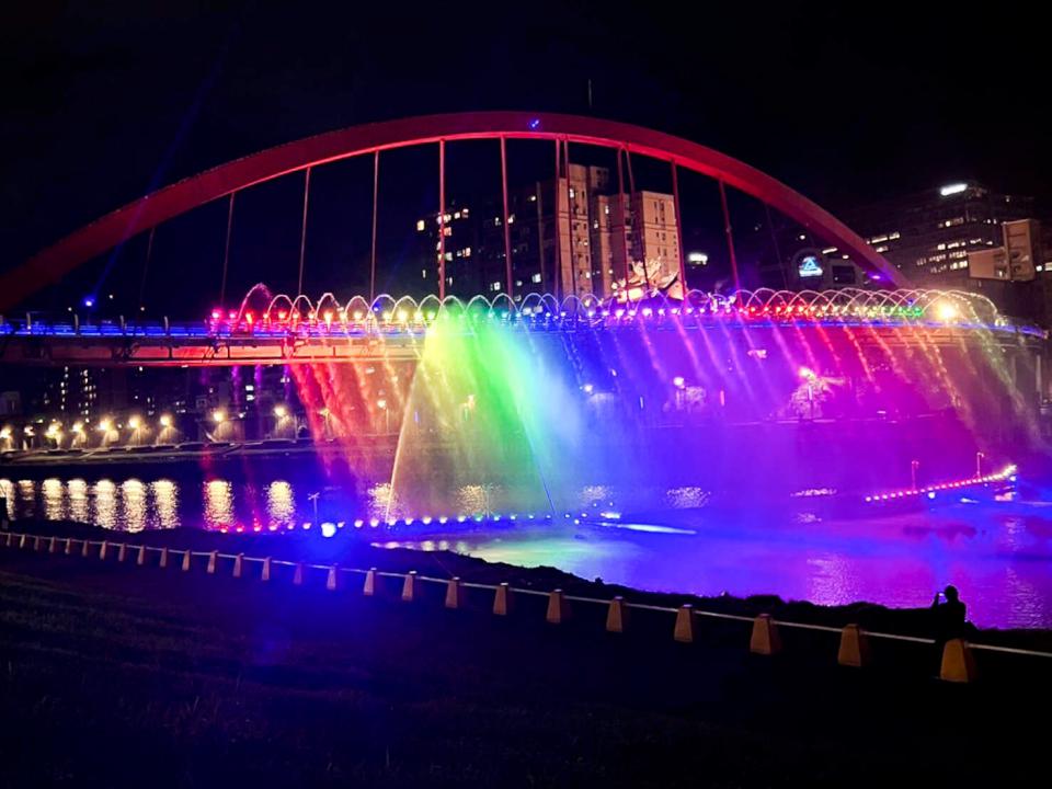 【第317期】雙十出遊好時節！ 讓國慶焰火與灰面鵟鷹為連假留下雙倍的璀璨回憶