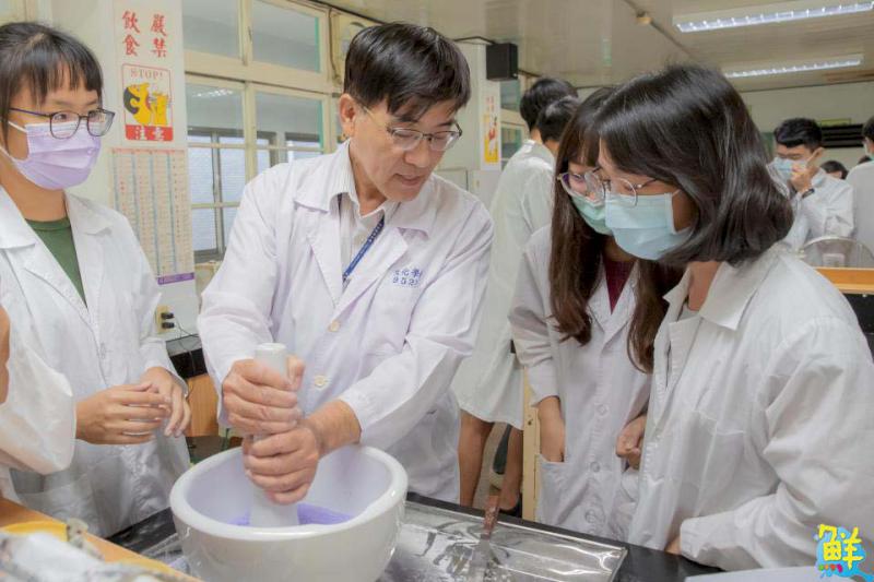 藥師國考放榜 「藥師搖籃」嘉藥學子創下耀眼成績