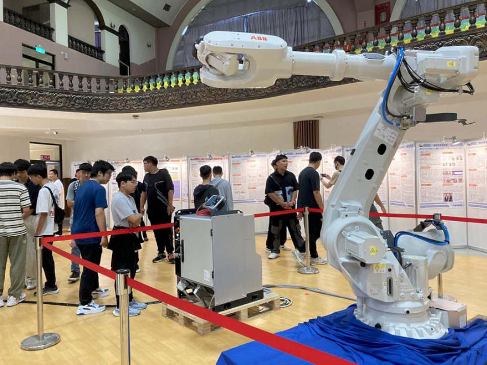 輔英科大2024智慧健康科技產學論壇暨產業科技展 聚焦智慧精準照顧等三大主題