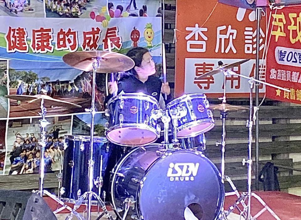 高市大樹國小攜手2民代服務處、2企業 邀學生秀才藝鼓勵親師生樂捐發票轉贈弱勢