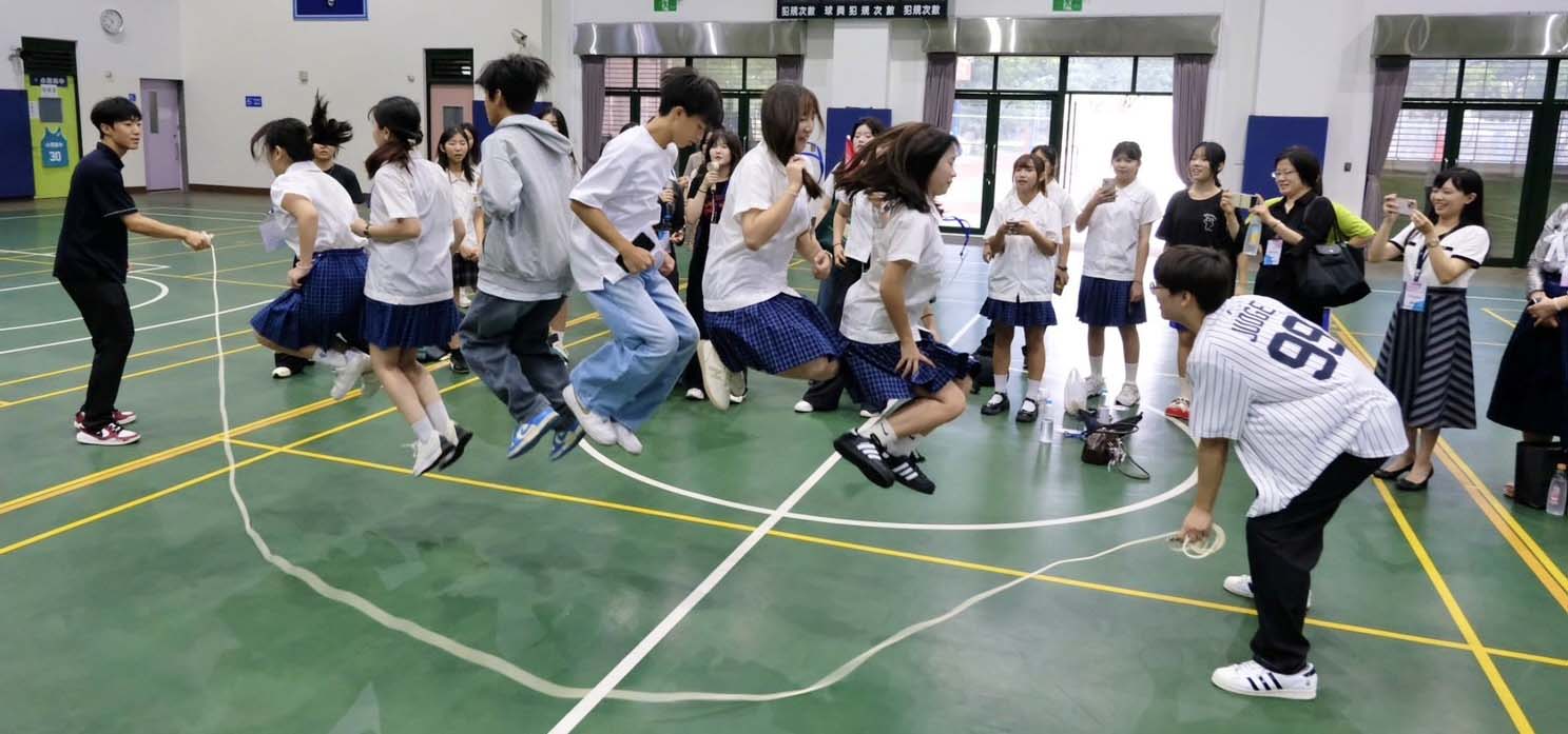 韓國首爾世宗高中訪高教育旅行體驗美食文化 結盟小港高中姊妹校入班觀課