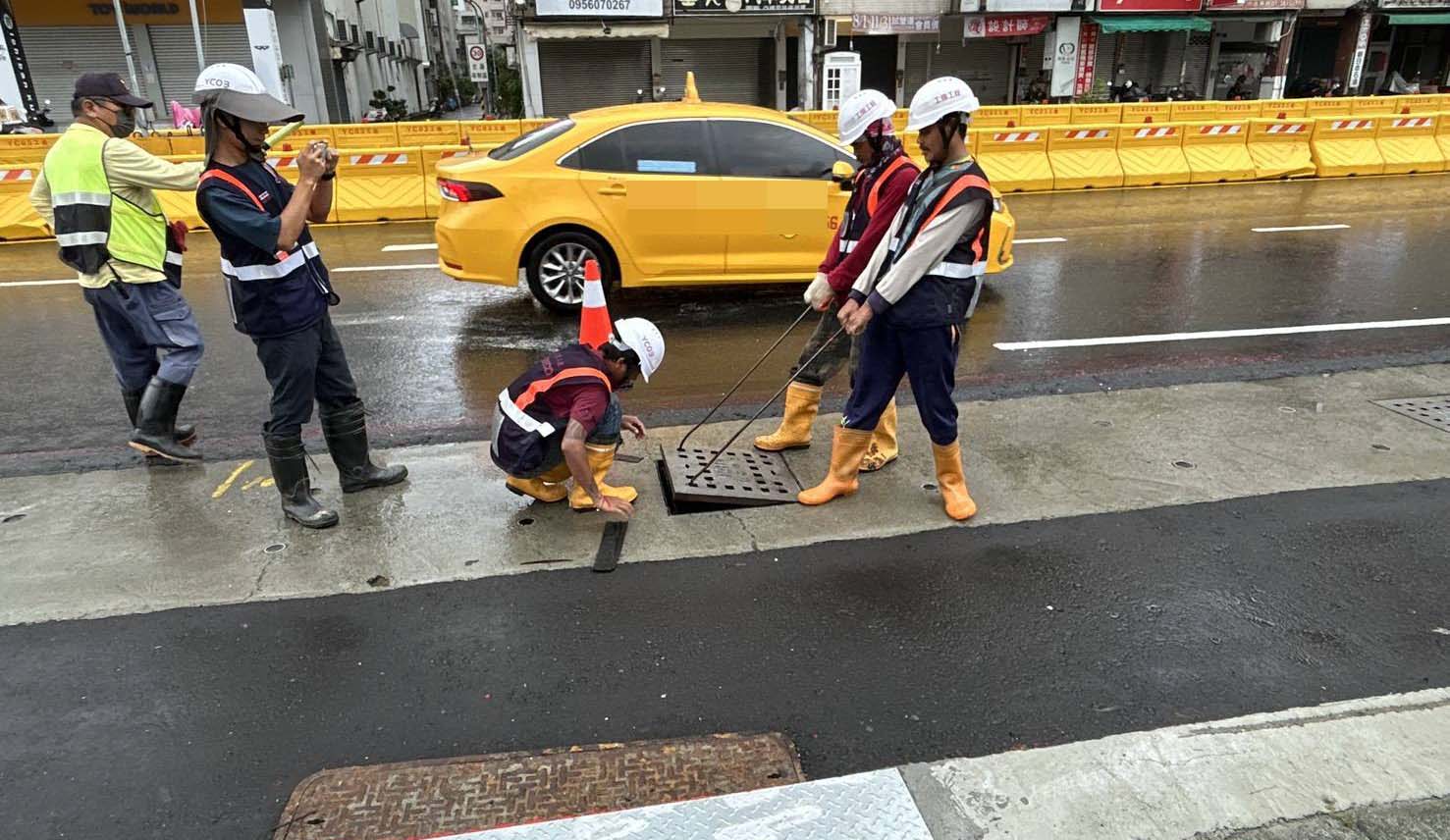 高捷黃線鳳山澄清路施作外側人行道、削減分隔島 感謝用路人諒察不便