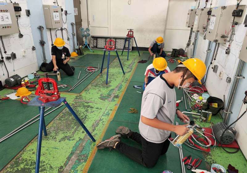 教育局111學年度國中學生技藝競賽 中山工商指導選手包辦9組第一名