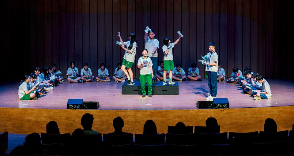 衛武營攜手高市教育局推劇藝體驗計畫 8國中小高中190生登台獨劇發表成果