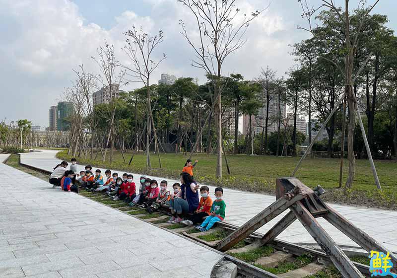 鐵路地下化後高雄市容 左營園道的蛻變新生將於月底完工