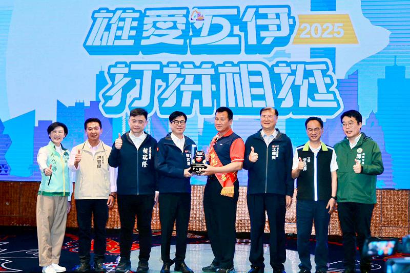 勞工局表揚81名模範勞工及38家優良工會 陳其邁感謝卓越貢獻帶動城市發展