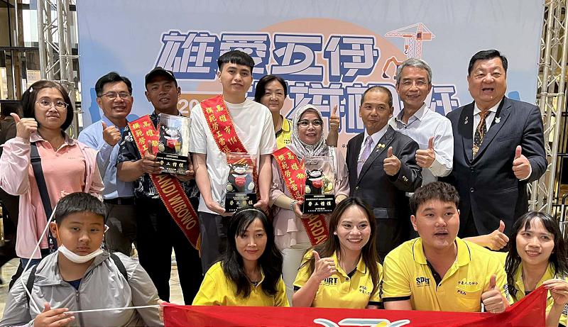 勞工局表揚81名模範勞工及38家優良工會 陳其邁感謝卓越貢獻帶動城市發展