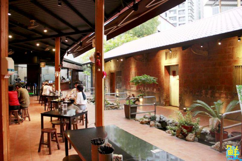 市中心的都市綠洲 粥老大花園景觀餐廳 百坪造景 高雄人的祕密花園