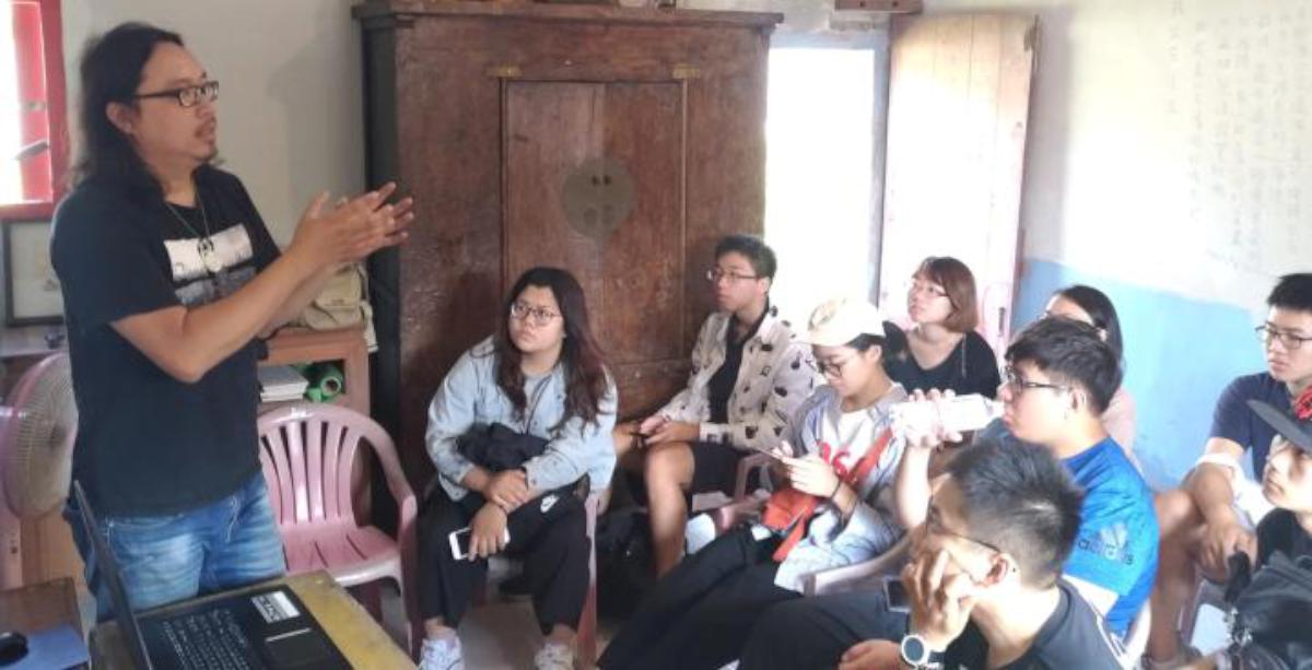 高科大前進梓官蚵仔寮微學分開課 在地作家余嘉榮分享採編實務