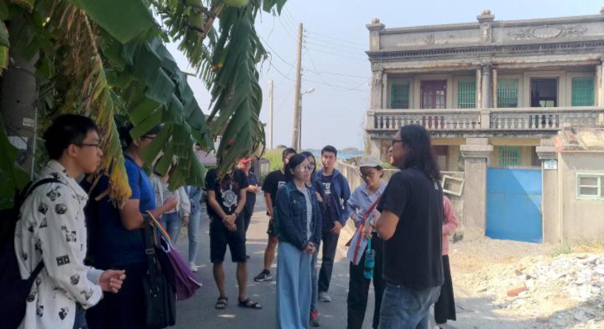 高科大前進梓官蚵仔寮微學分開課 在地作家余嘉榮分享採編實務