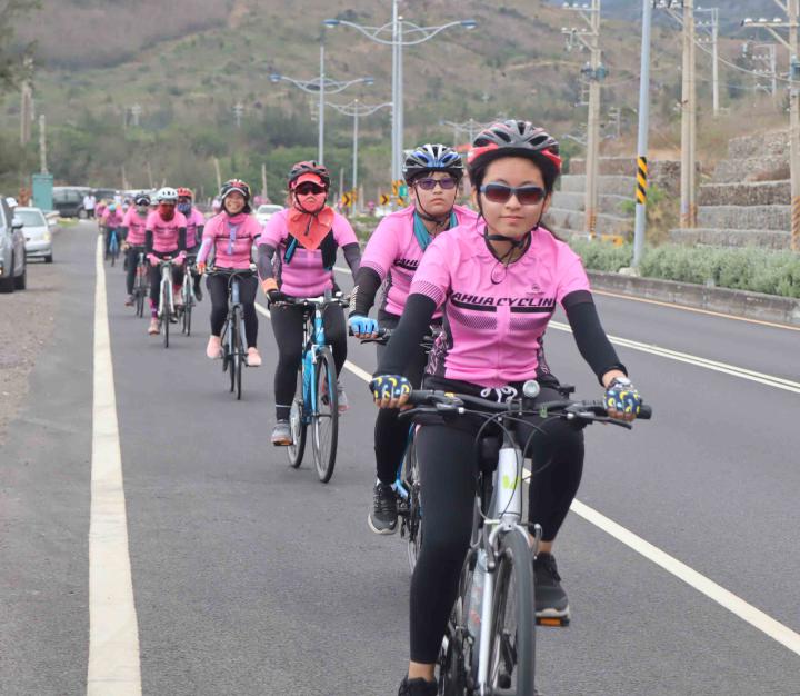 高市鳳翔國小、中山國小75生 騎單車前進墾丁鵝鑾鼻燈塔慶畢業