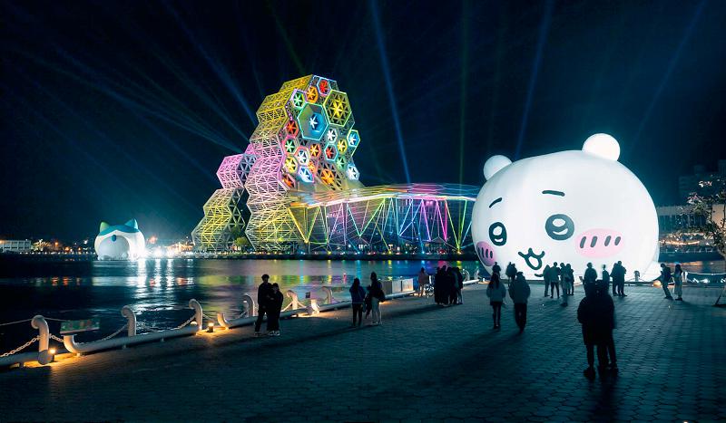 2025高雄冬日遊樂園日本人氣IP現身愛河灣 高流同步推舞吉派對燈光展演