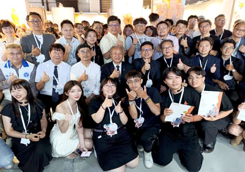 正修科大視傳系第11屆畢展「冒出頭」 19組作品部分入圍新一代設計展等競賽