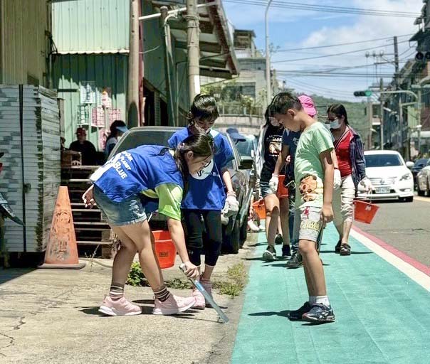 八卦國小首結合八卦里及北屋社發協會 邀學生戲劇報導宣導日常減塑