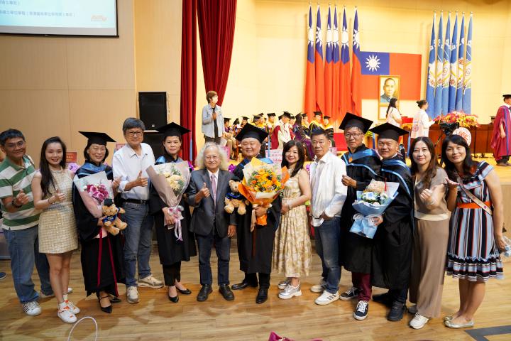 高師大114級畢典近1300生歡喜離校 校長王政彥勉做自己凸顯獨特和自主性