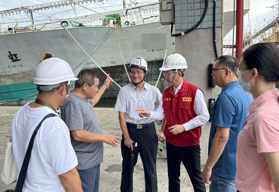 中颱山陀兒來勢洶洶 高市府訪視前鎮、小港區漁船整備、移工安置