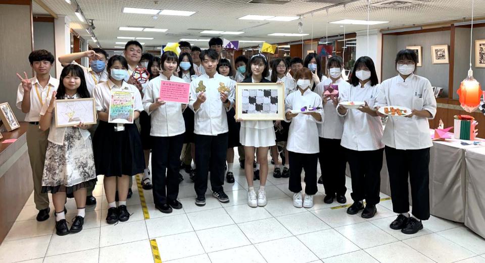 高市中山工商餐飲等5科中外籍學生前進文史館 展跨域美感教育成果