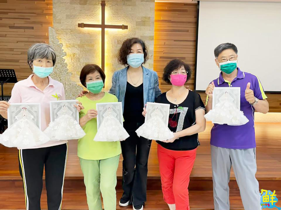 踏上學習愛的旅程   錢淑貞(曼尼總監)以針線為新娘編織最真誠的祝福