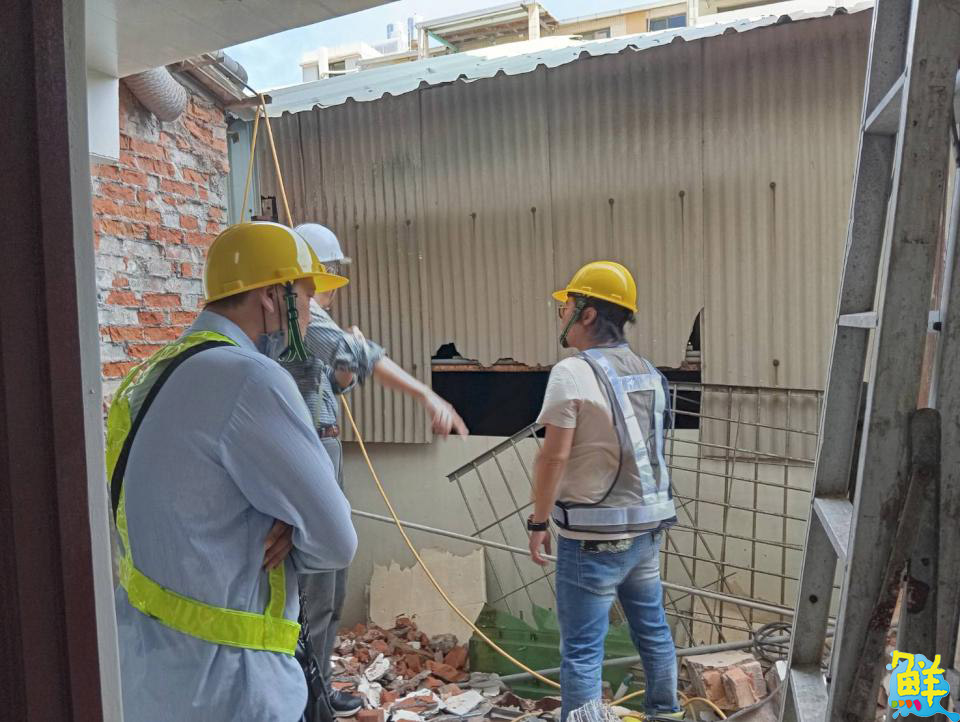 改善屋後環境 拆除後巷違建施作污水用戶接管