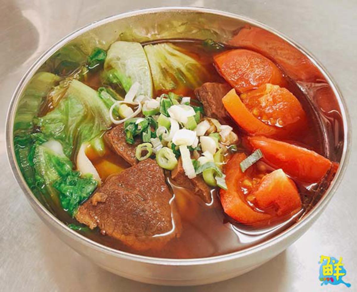 一碗手作現削 麵食好手藝 「高雄第一家刀削麵」 快刀手真功夫! 內行老饕必吃 上班族口袋美食