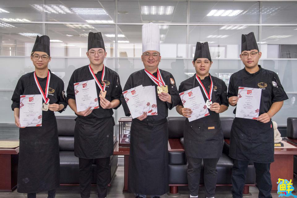 嘉藥餐旅之光!西廚隊征戰五國 拿下64面國際獎牌