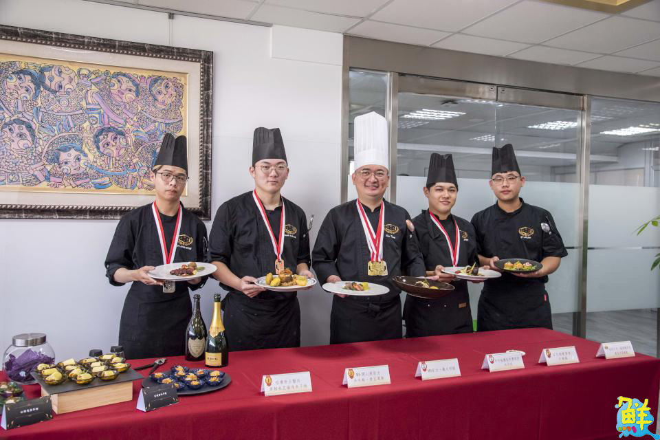嘉藥餐旅之光!西廚隊征戰五國 拿下64面國際獎牌