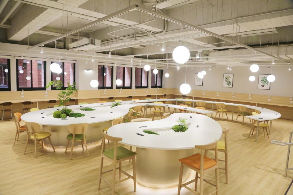 中山大學圖資大樓「書香町」完成整建重開幕 同步啟用24小時智慧還書系統