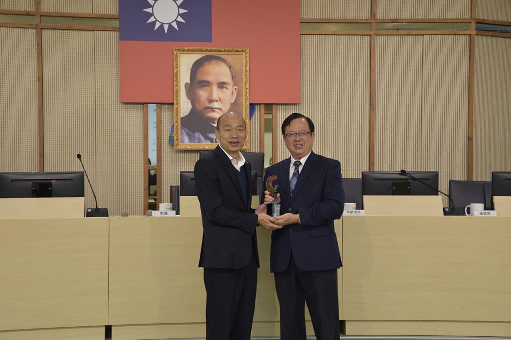 高雄路平 評比優等