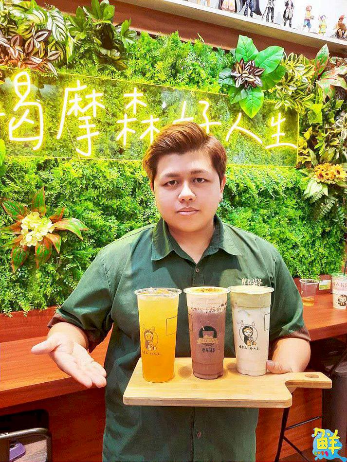 青年才俊打造飲品藍海市場  莫祈浩(小莫)       勇於挑戰實踐夢想   決不輕言放棄