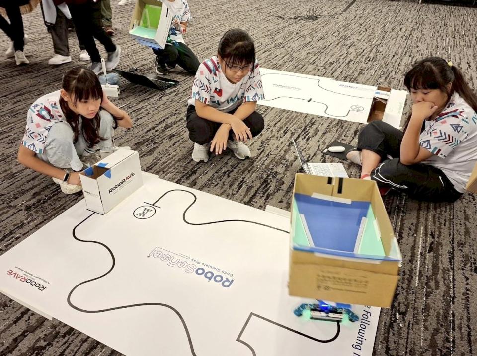 2025 RoboRAVE International機器人競賽 林園國小機械動力社抱回5金1銀